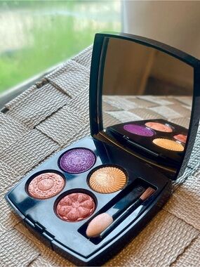 CHANEL Les Beiges limited edition eyeshadow219 BOUTONS COUTURE out of stock